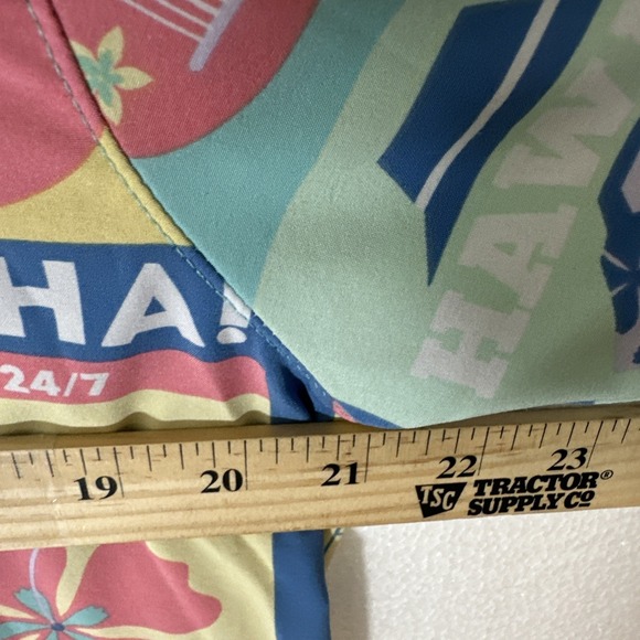 Fresh Prints Brand Hawaiian Shirt Men's Medium Colorful Aloha Tiki Bar Print - Picture 6 of 9